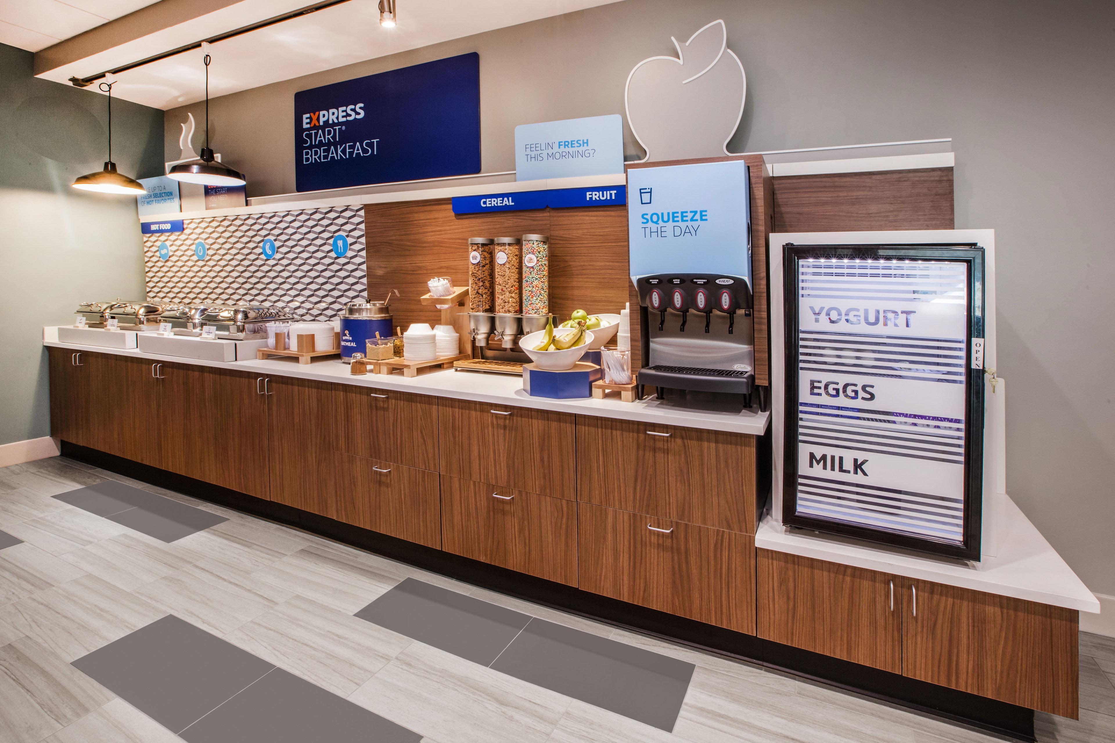 Holiday Inn Express Hotel & Suites Mattoon By Ihg Bagian luar foto