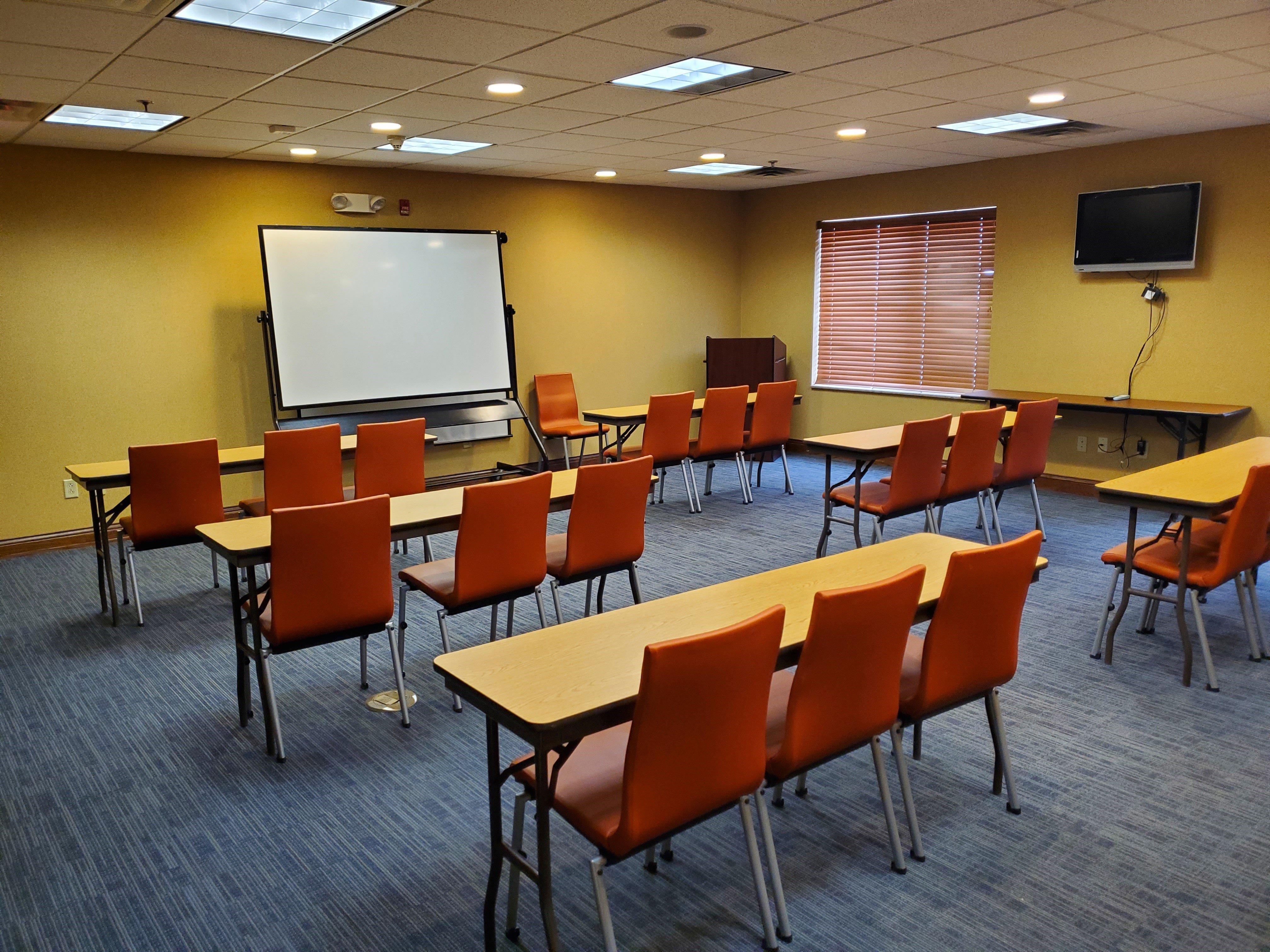 Holiday Inn Express Hotel & Suites Mattoon By Ihg Bagian luar foto