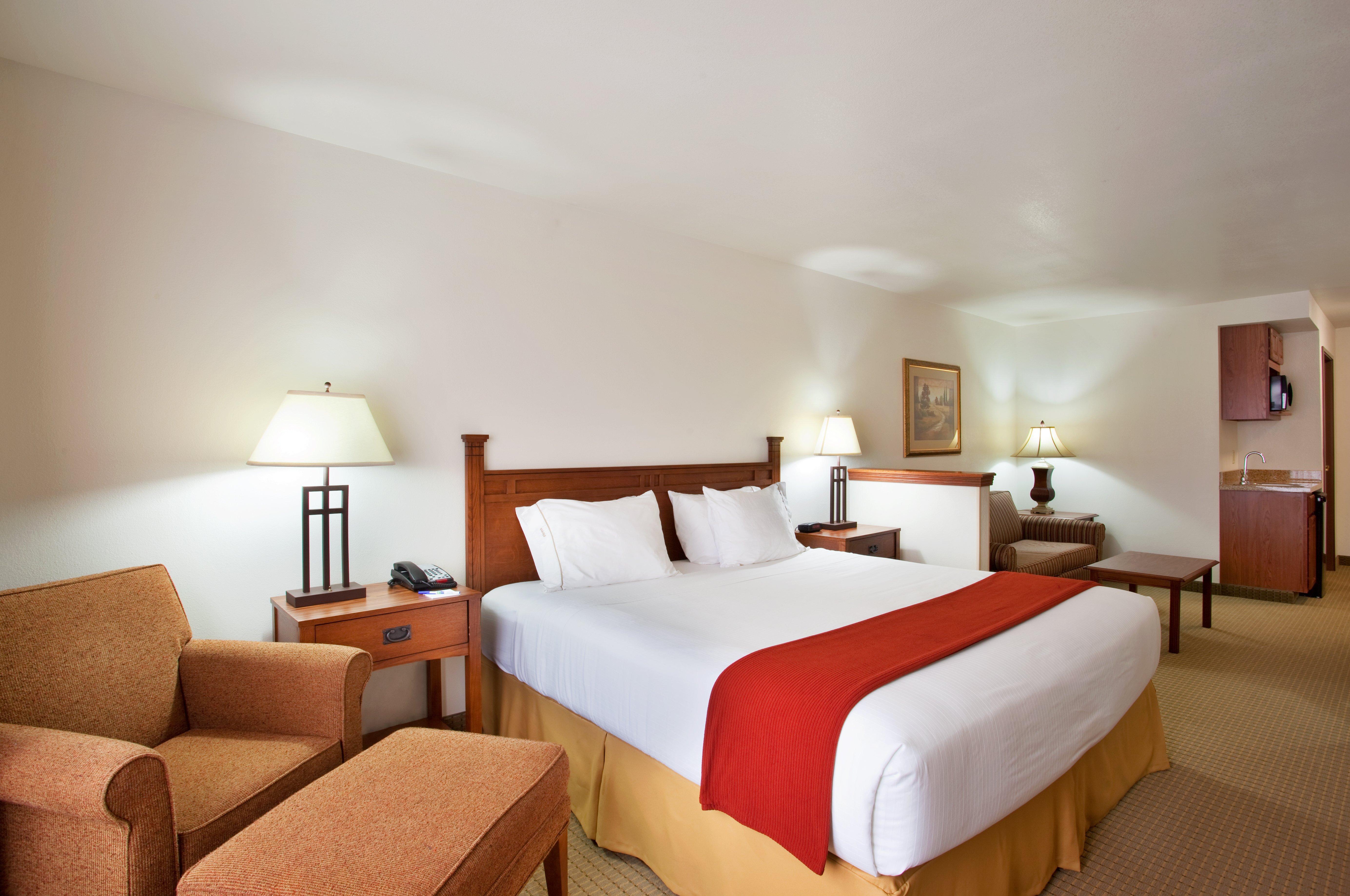 Holiday Inn Express Hotel & Suites Mattoon By Ihg Bagian luar foto