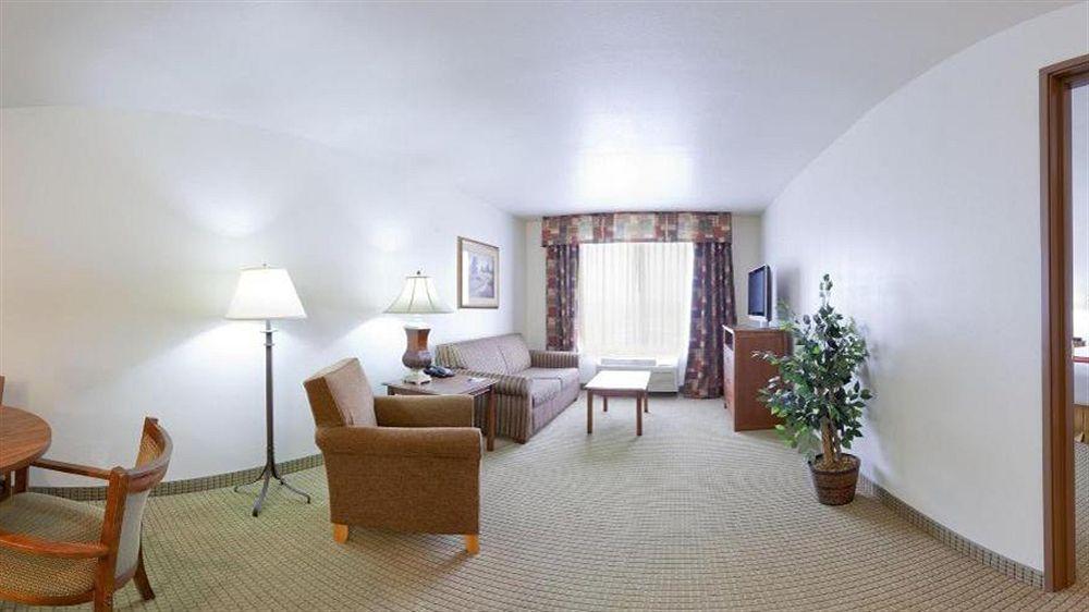 Holiday Inn Express Hotel & Suites Mattoon By Ihg Bagian luar foto