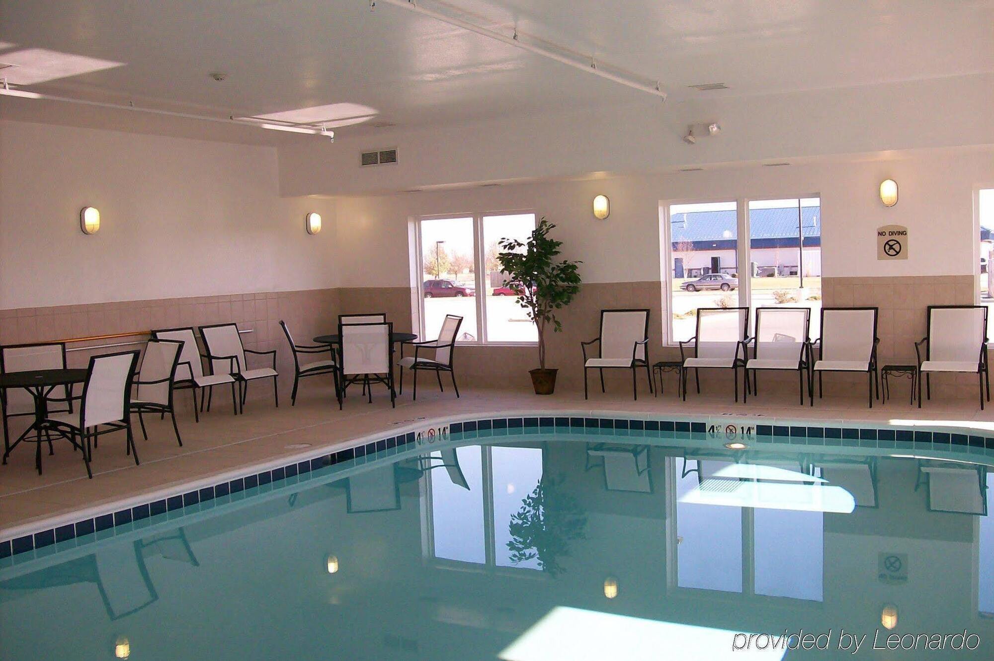 Holiday Inn Express Hotel & Suites Mattoon By Ihg Bagian luar foto